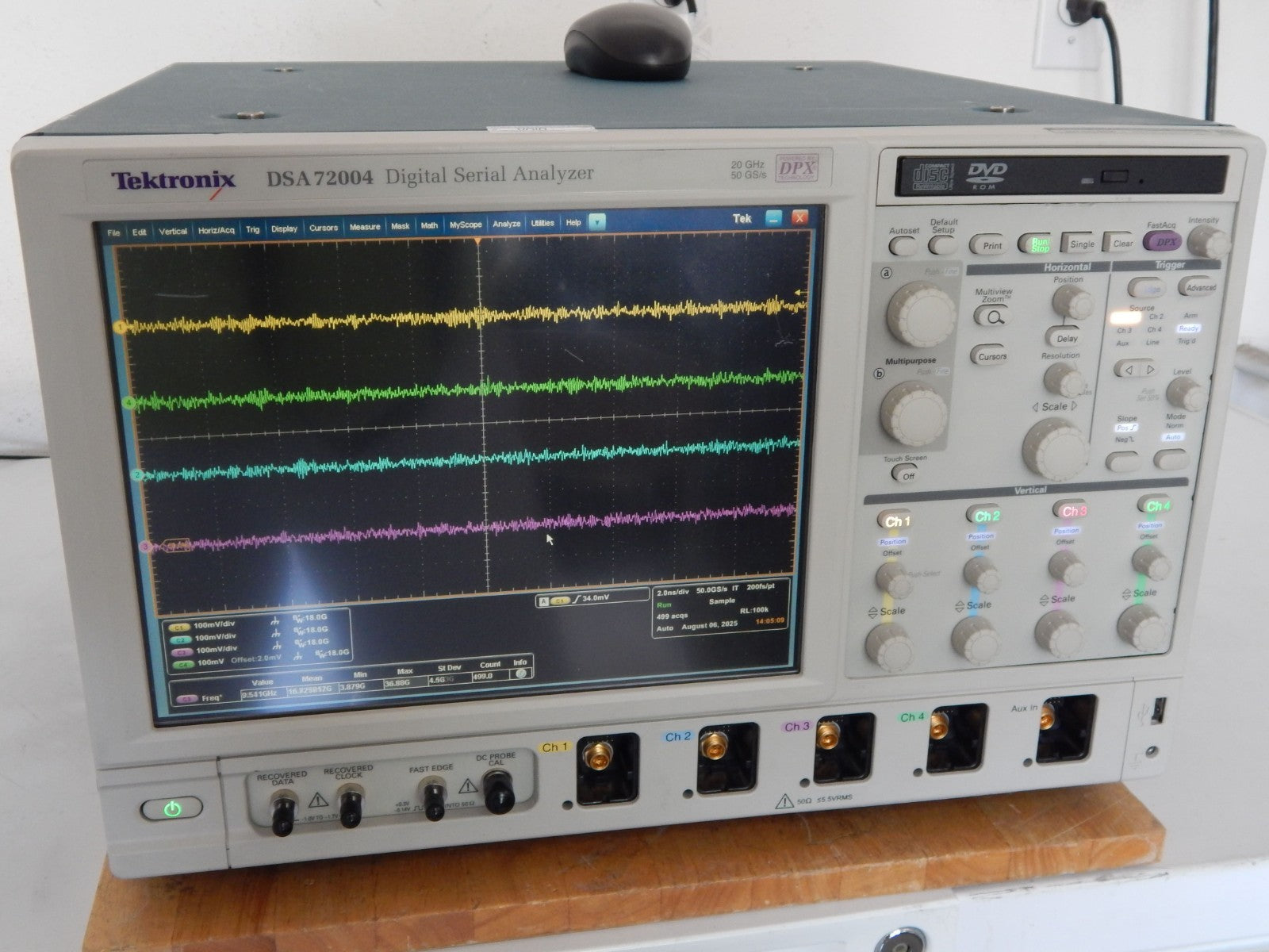 Tektronix DSA72004 Oscilloscope, option loaded 10XL, JA3,RTE, s/n B010114 Tektronix DSA72004 Oscilloscope, option loaded 10XL, JA3,RTE, s/n B010114
